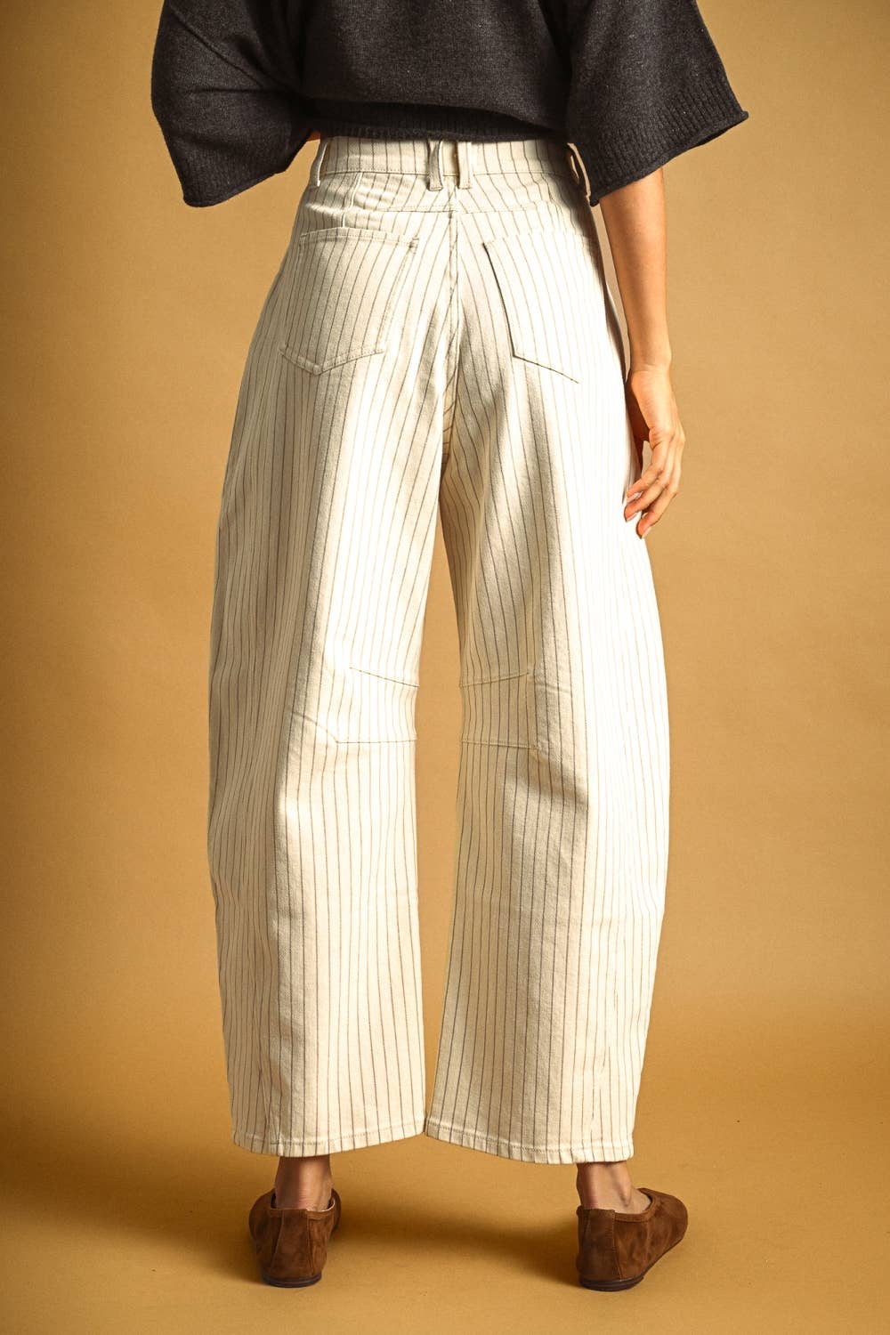 P6184 PINSTRIPED PATTERN BARREL PANTS