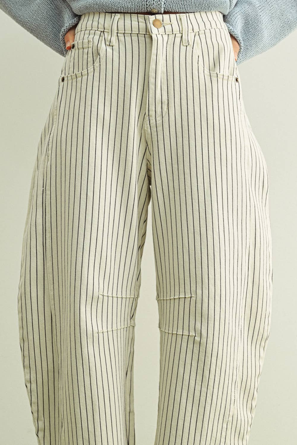 P6184 PINSTRIPED PATTERN BARREL PANTS