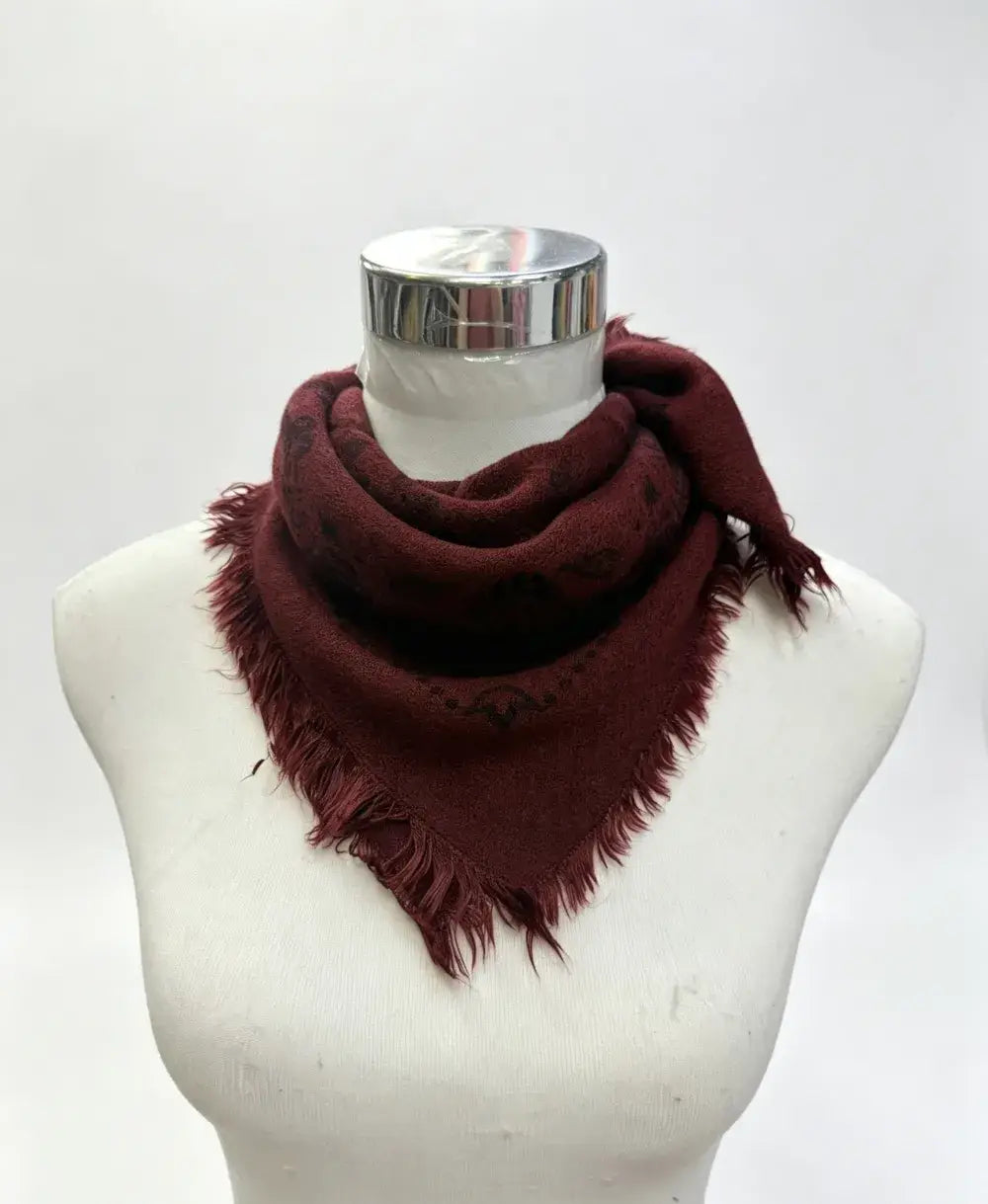 Small square scarf with bandana print: Camel