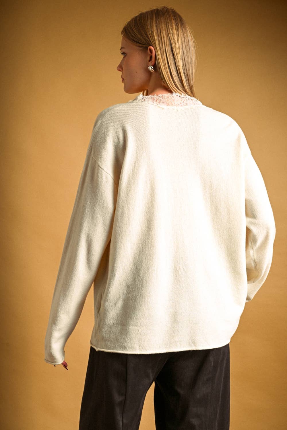 T7043 LONG SLEEVE LACE CONTRASTED KNIT TOP