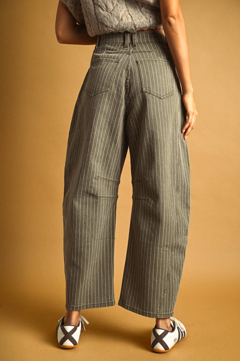 P6184 PINSTRIPED PATTERN BARREL PANTS