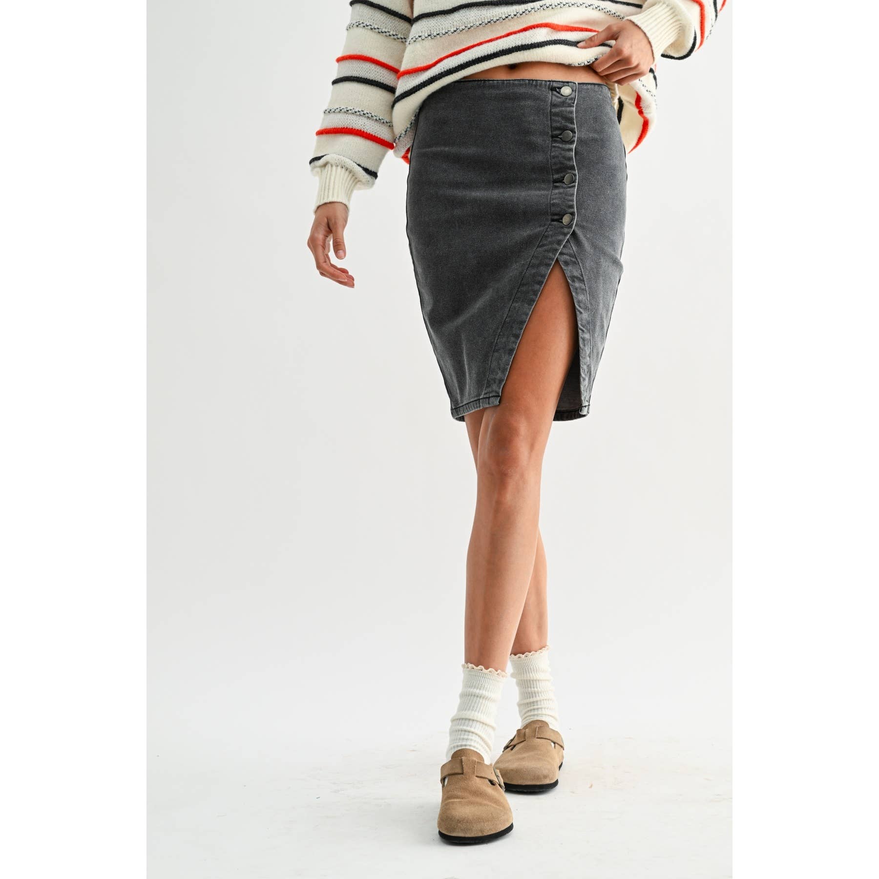 WASHED DARK GREY BUTTON SLIT HIGH-RISE DENIM SKIRT