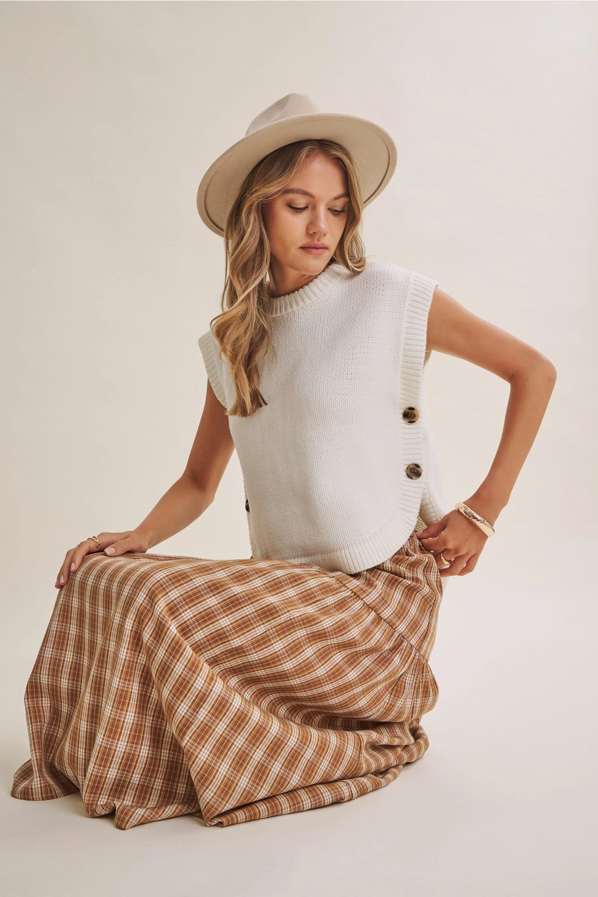 Side Note Sweater Vest