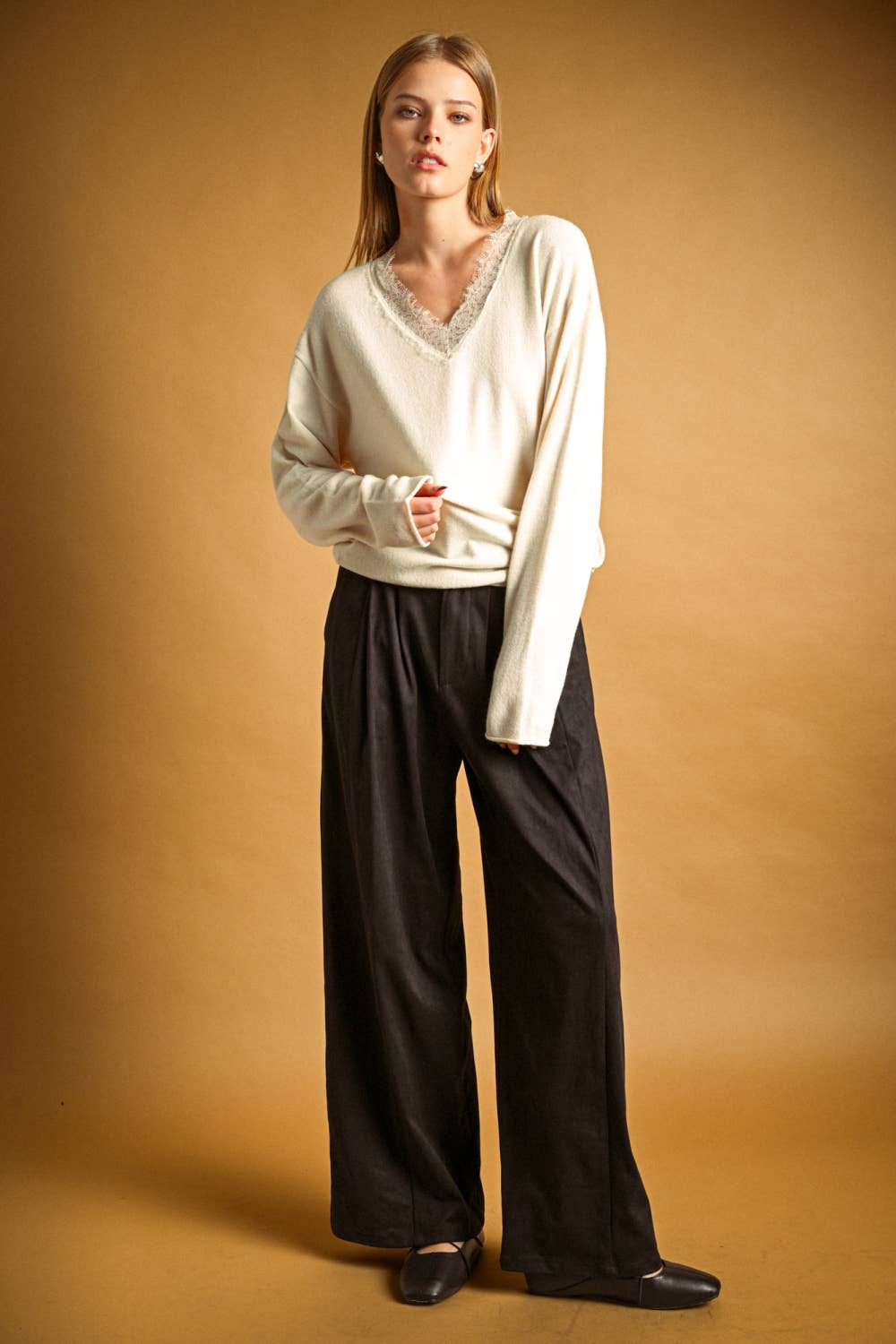 T7043 LONG SLEEVE LACE CONTRASTED KNIT TOP