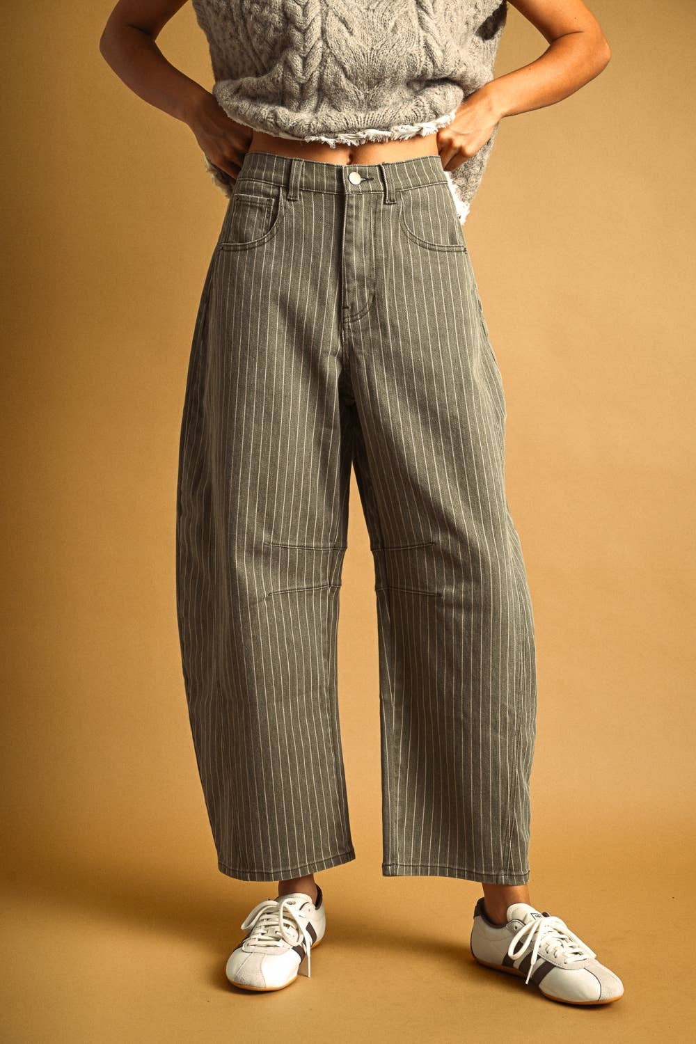 P6184 PINSTRIPED PATTERN BARREL PANTS