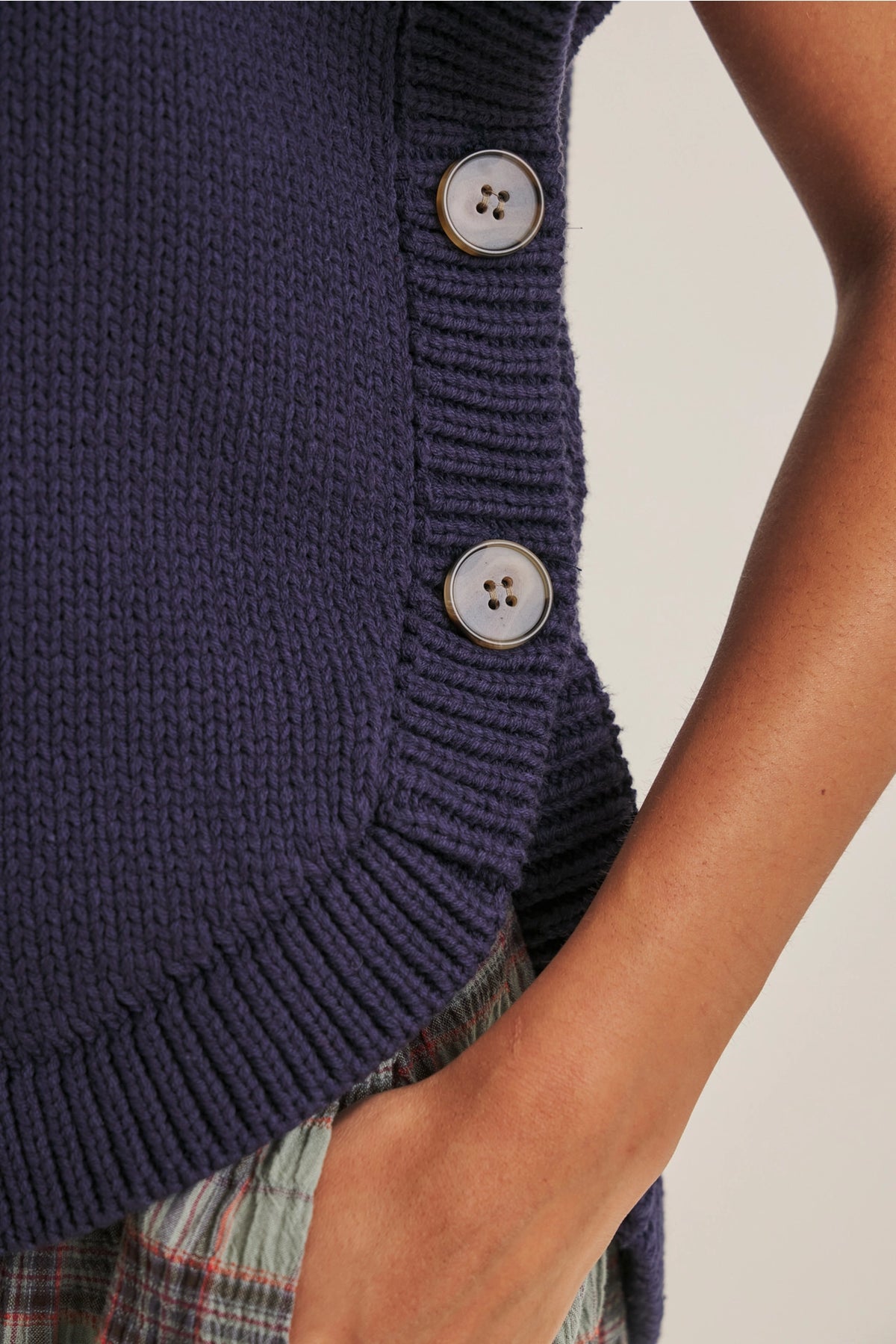 Side Note Sweater Vest
