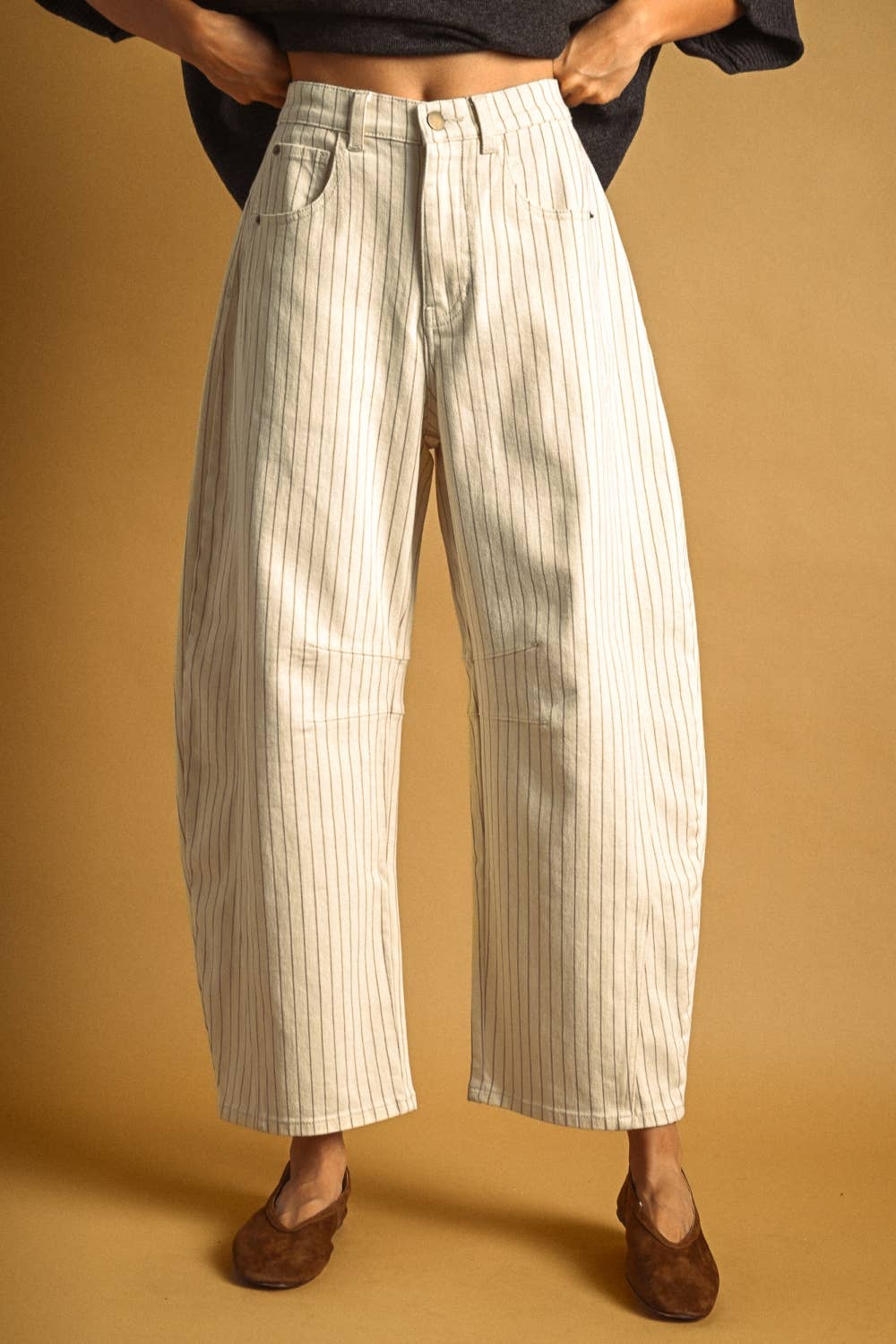 P6184   PINSTRIPED PATTERN BARREL PANTS