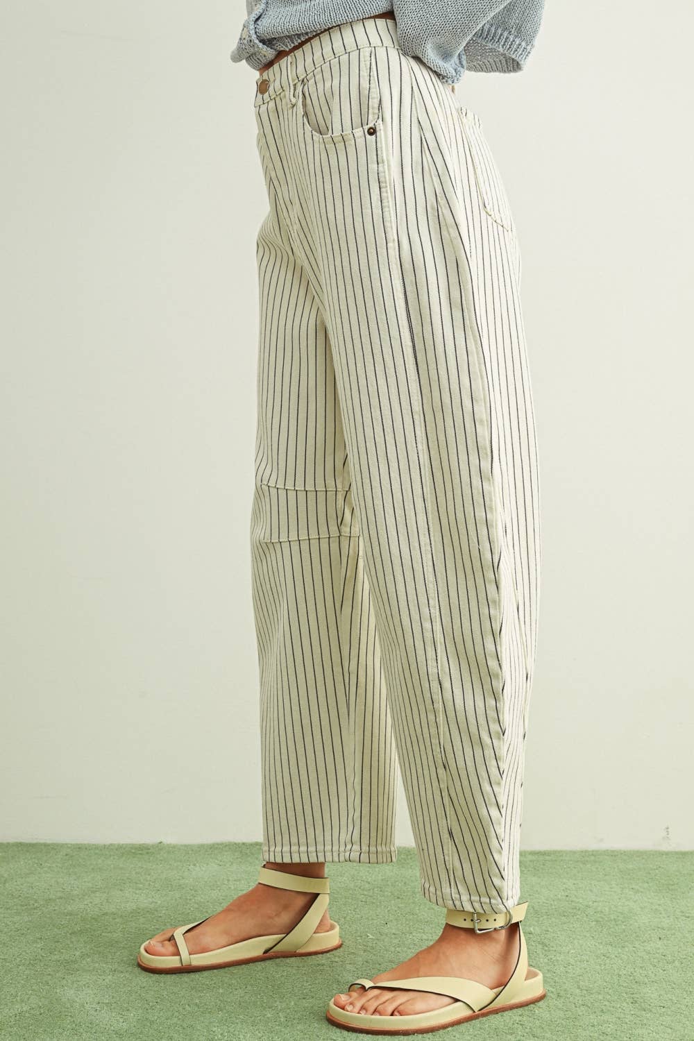 P6184   PINSTRIPED PATTERN BARREL PANTS