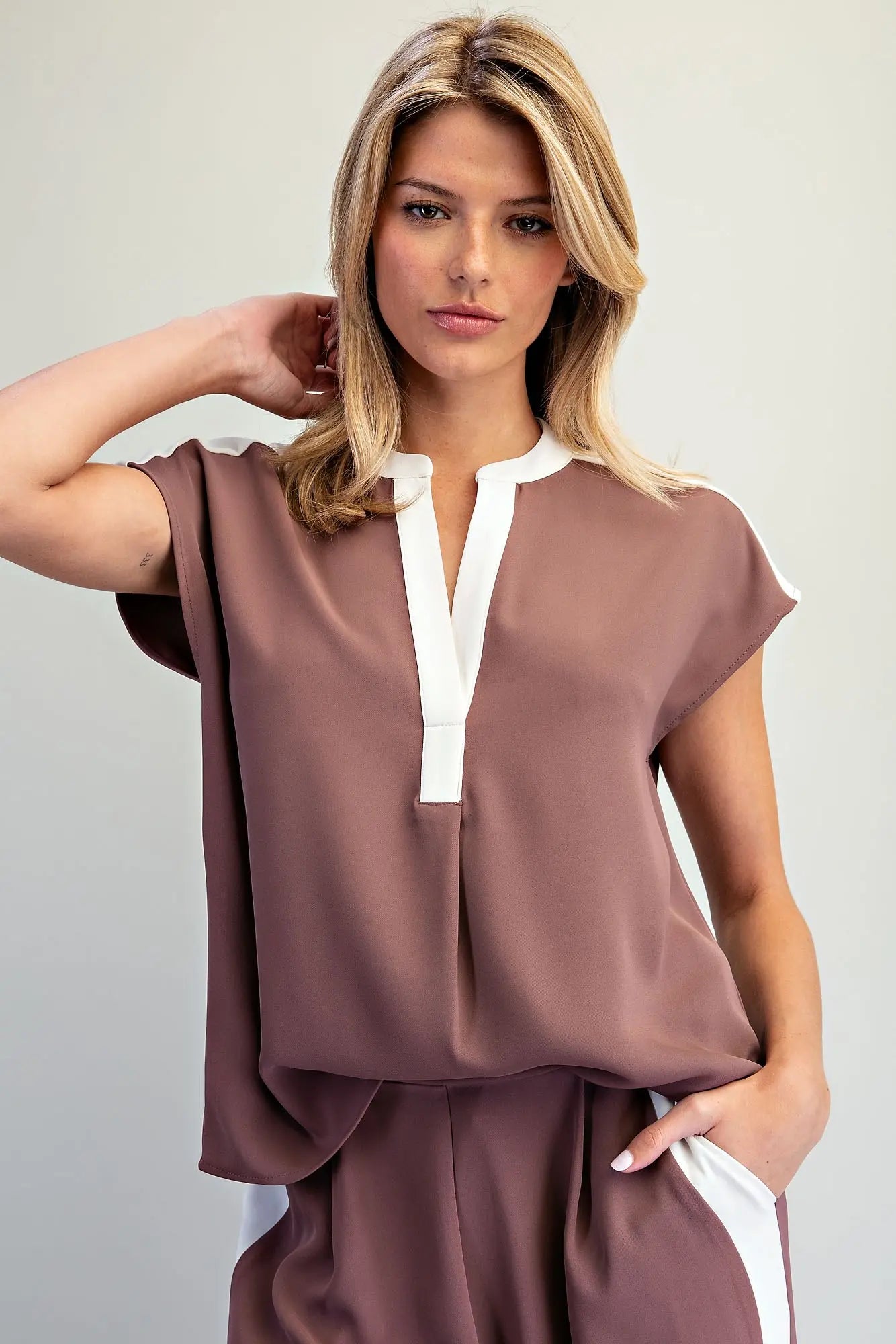 Contrast Trim Split Neck
