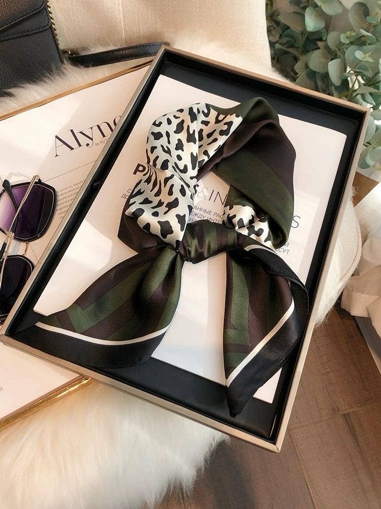 Silk Scarf 70x70 leopard pattern