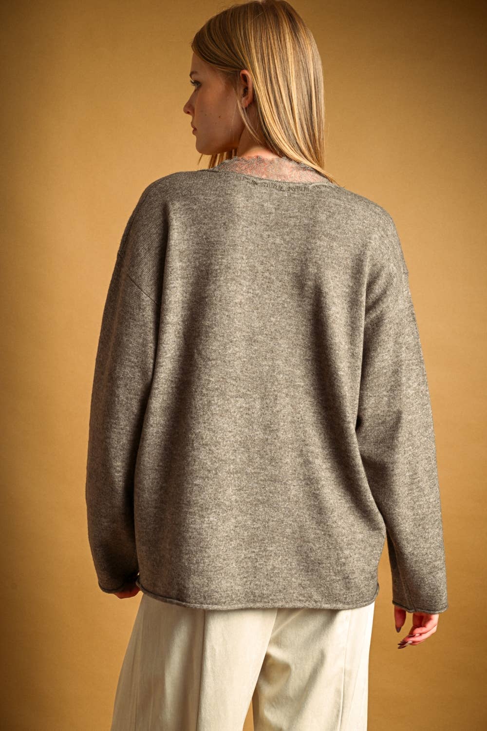 T7043   LONG SLEEVE LACE CONTRASTED KNIT TOP