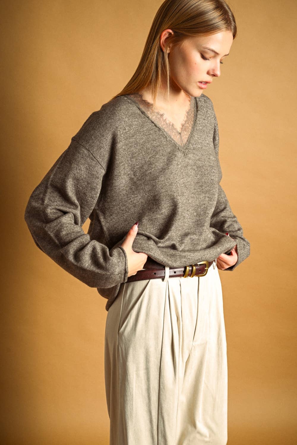 T7043   LONG SLEEVE LACE CONTRASTED KNIT TOP