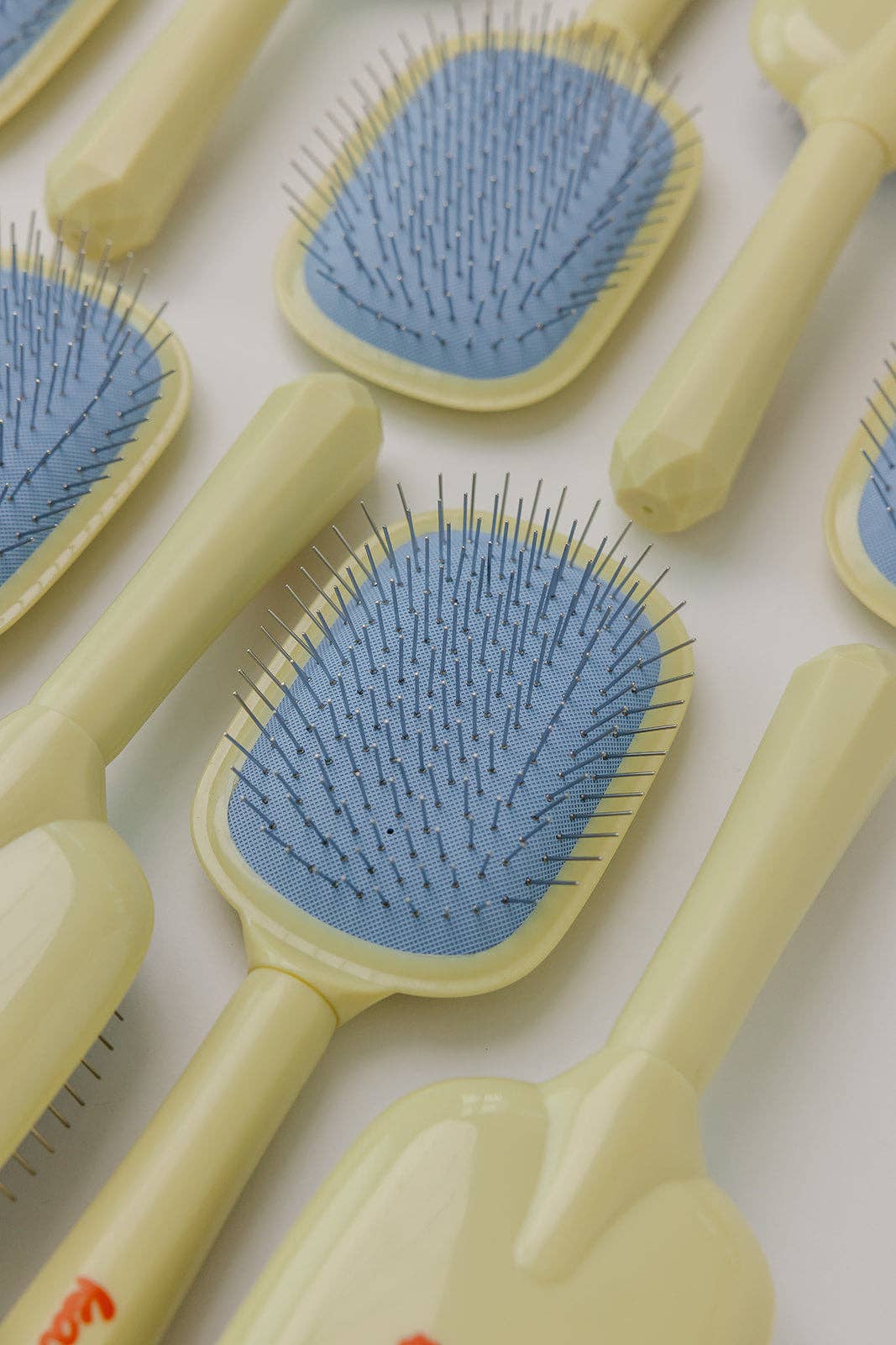 Scalp to Ends Brush