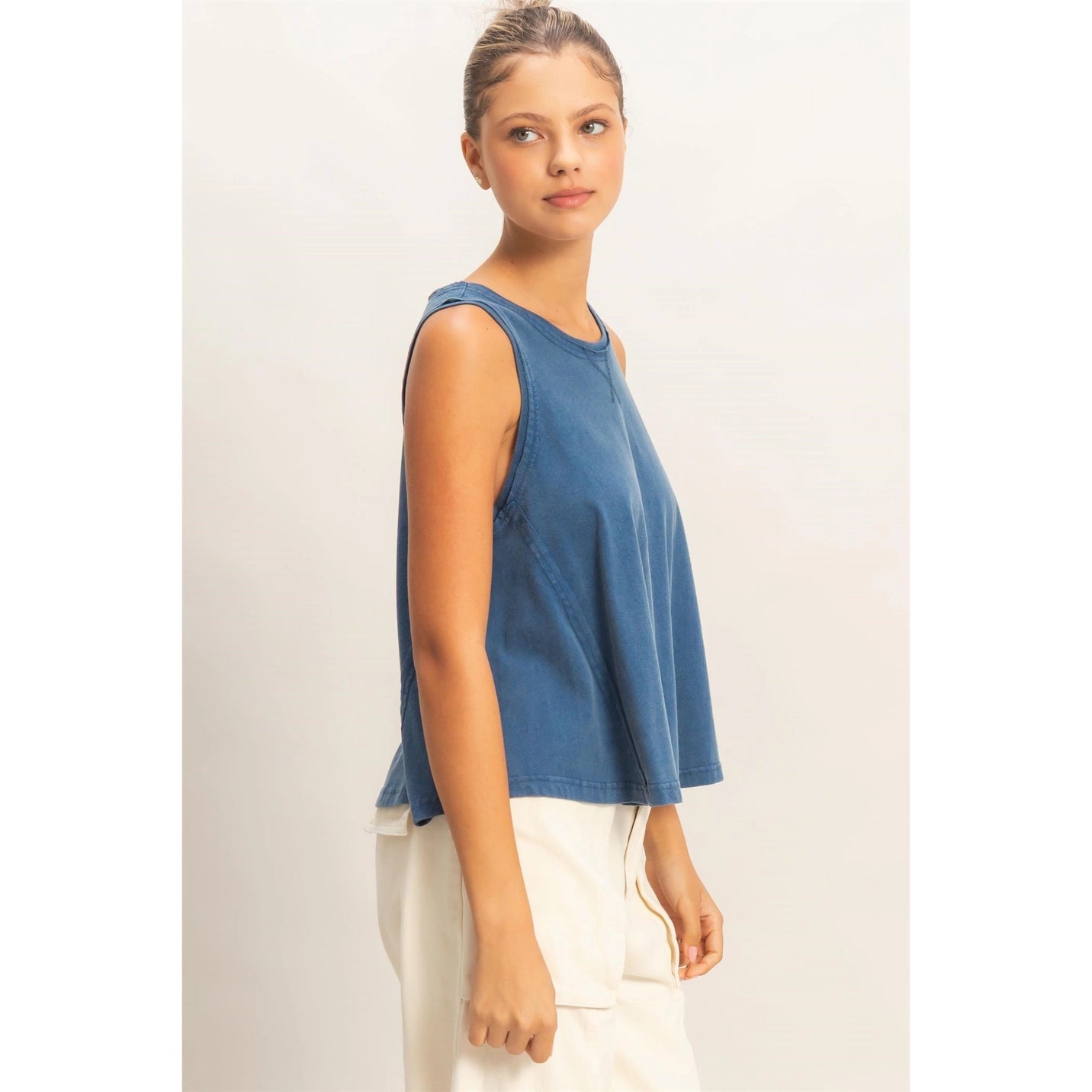 Raw Edge Details Sleeveless Top