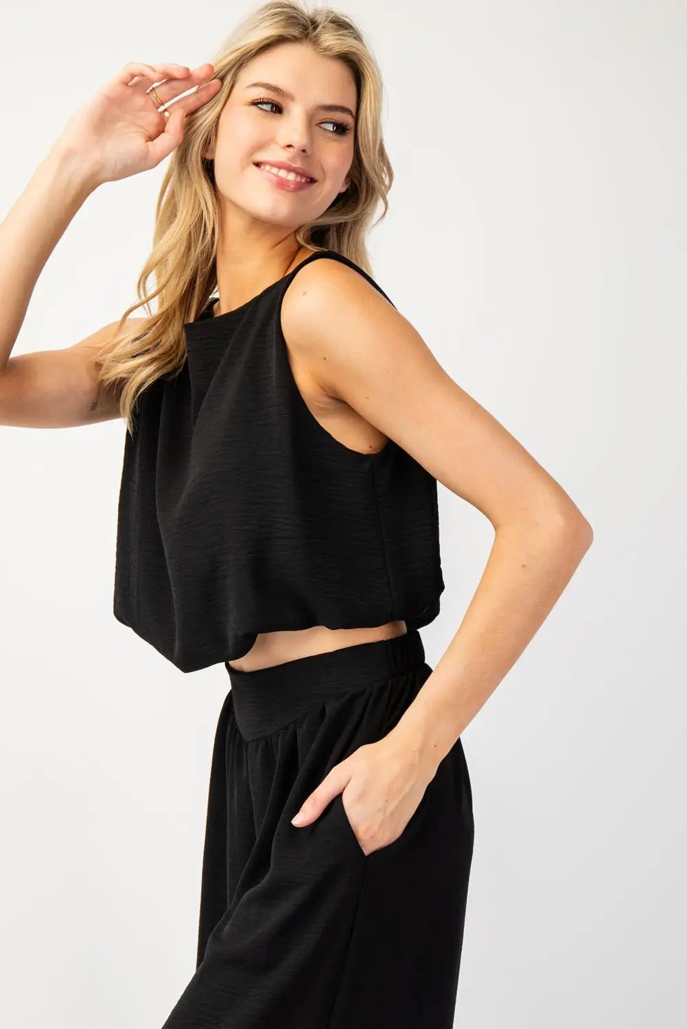 Solid Sleeveless Bubble Crop