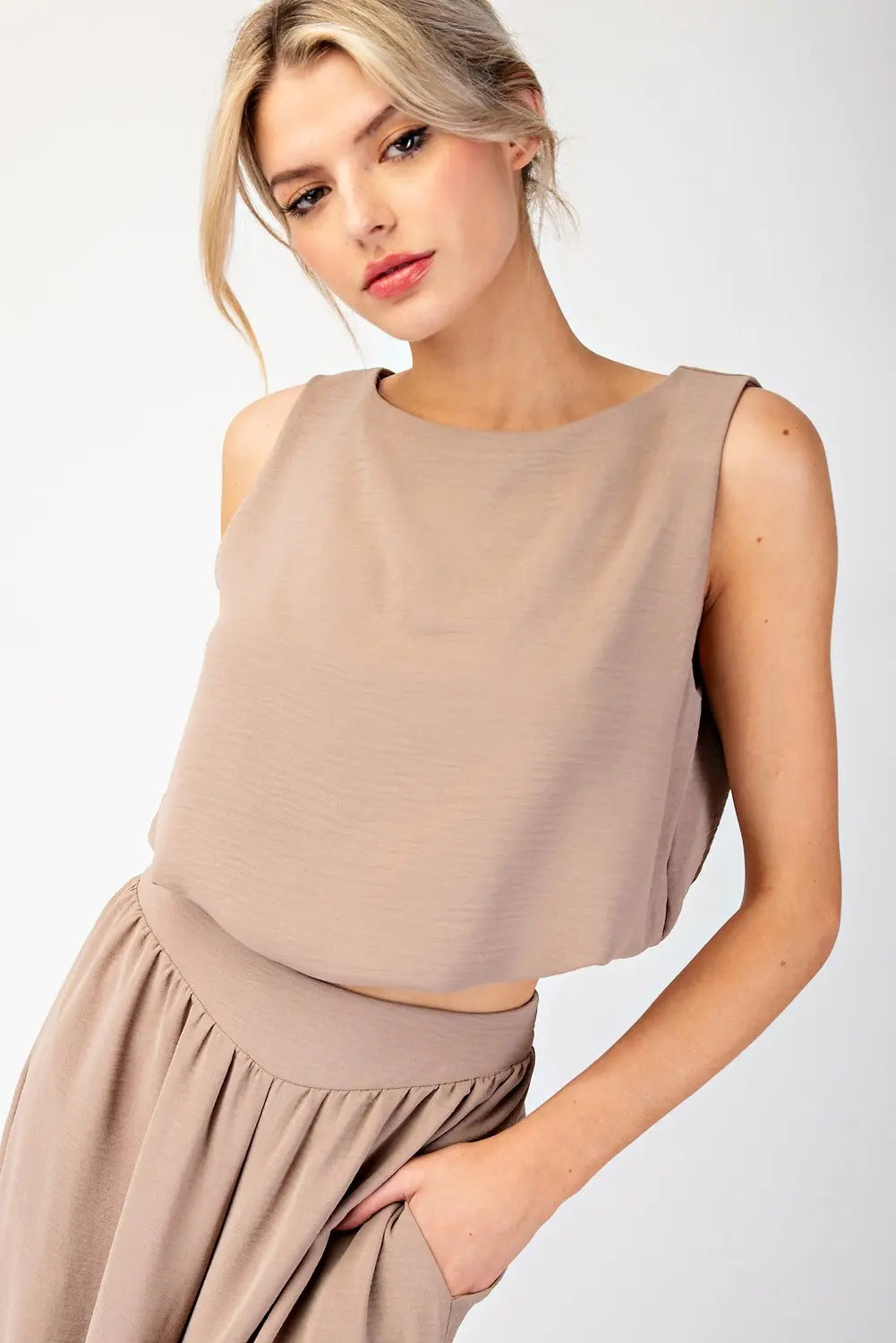 Solid Sleeveless Bubble Crop