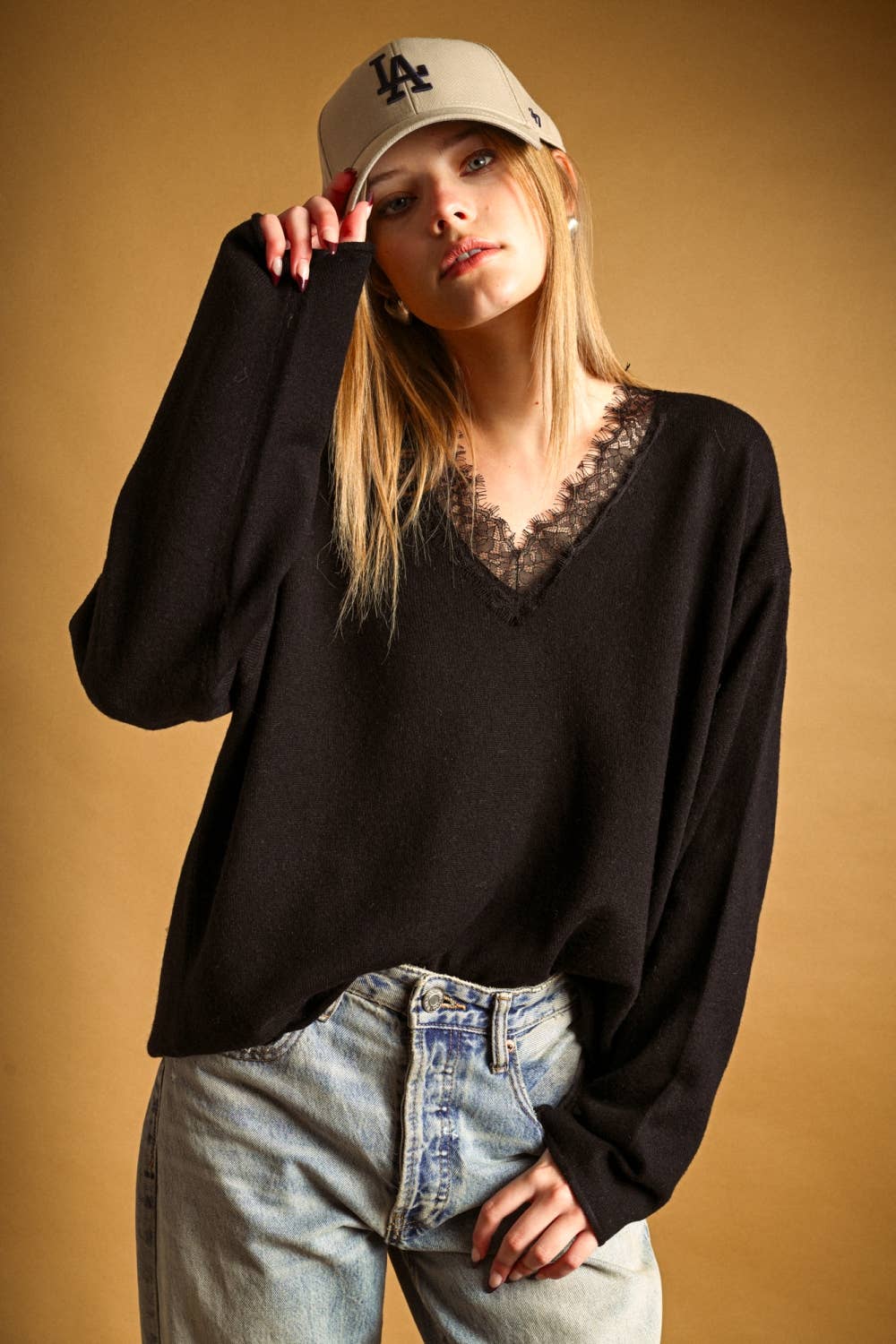 T7043   LONG SLEEVE LACE CONTRASTED KNIT TOP