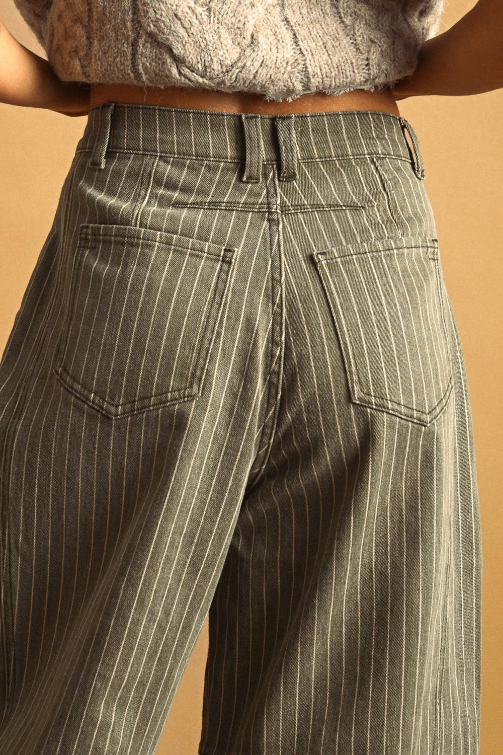 P6184   PINSTRIPED PATTERN BARREL PANTS