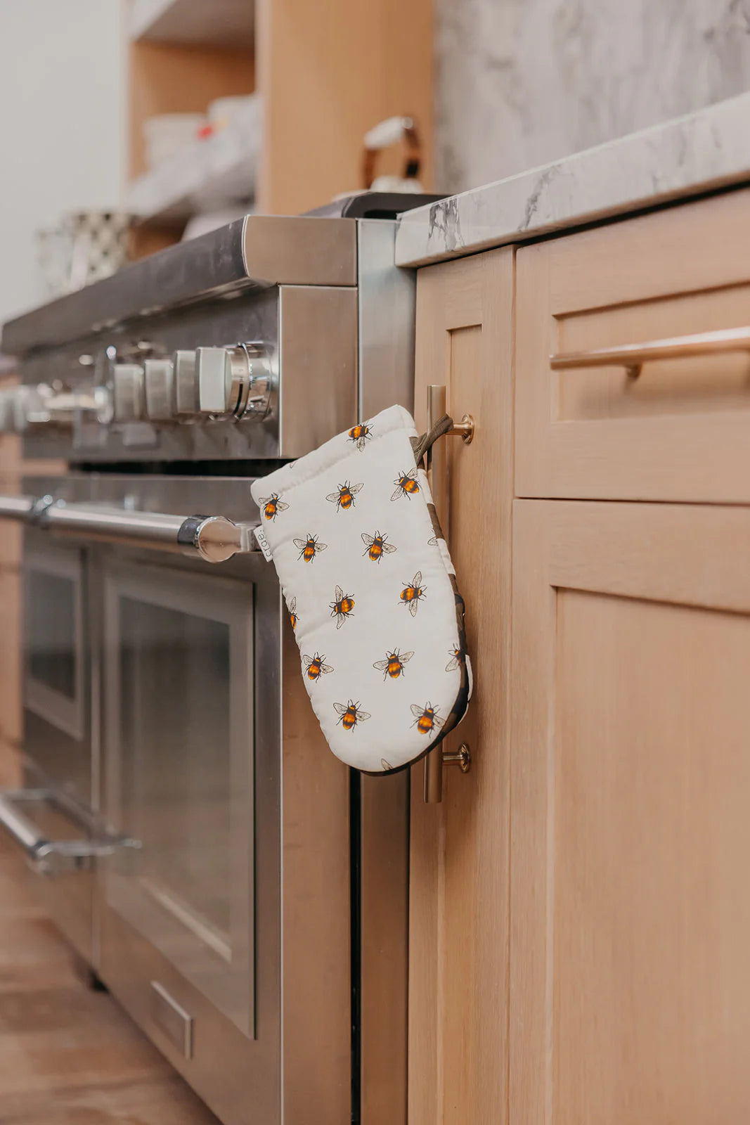 Milk and Honey Oven Mitt by crae.