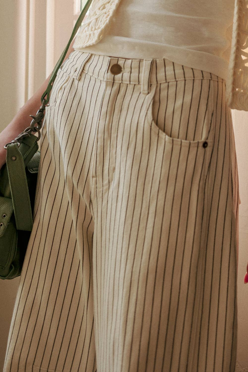 P6184   PINSTRIPED PATTERN BARREL PANTS
