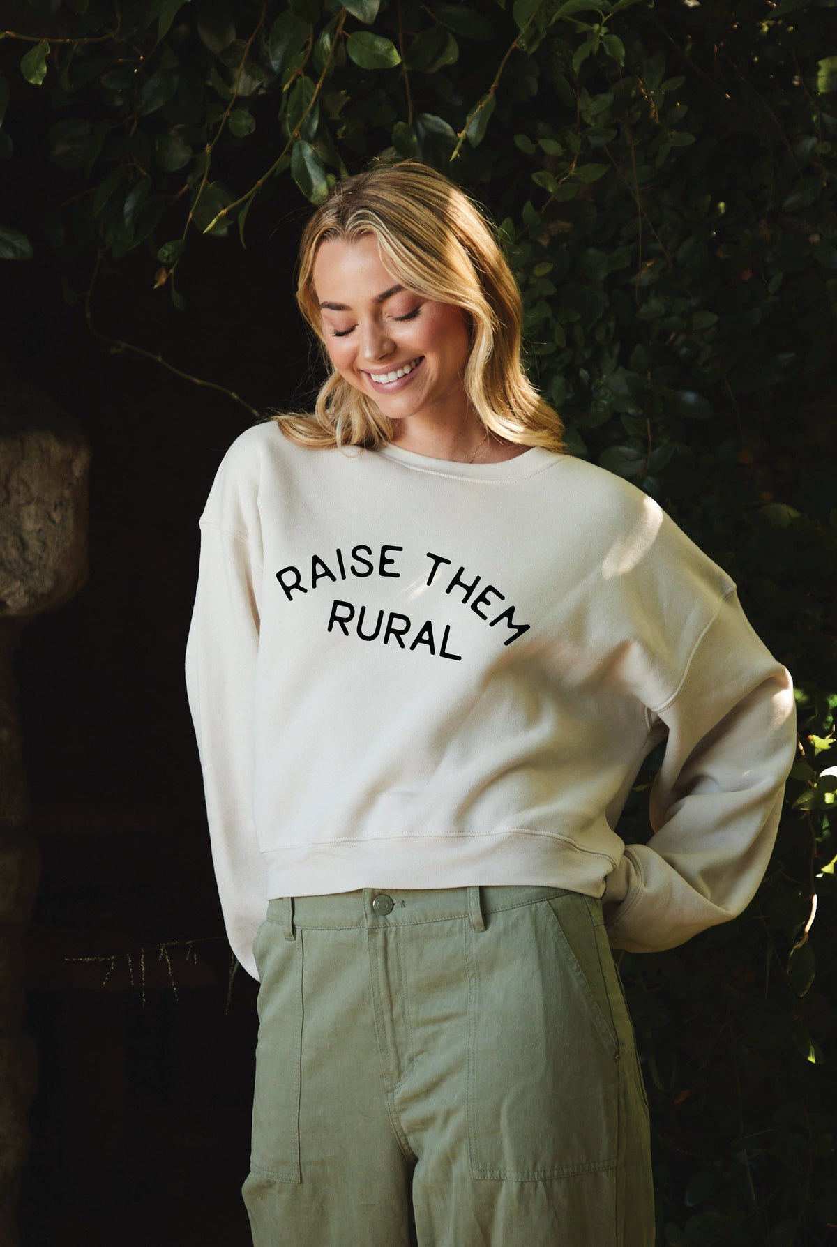 RAISE THEM RURAL Mid Graphic Sweatshirt
