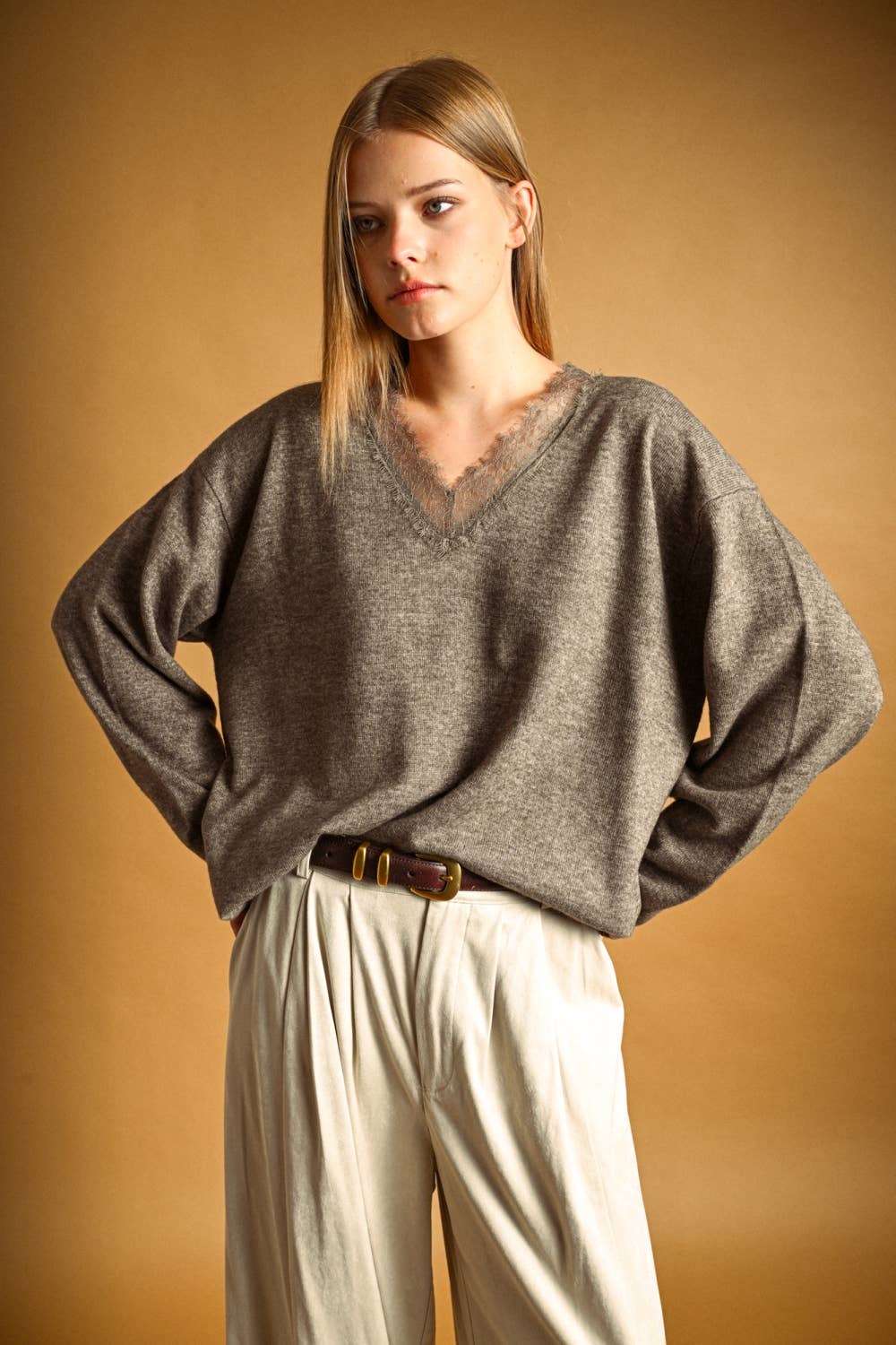 T7043   LONG SLEEVE LACE CONTRASTED KNIT TOP