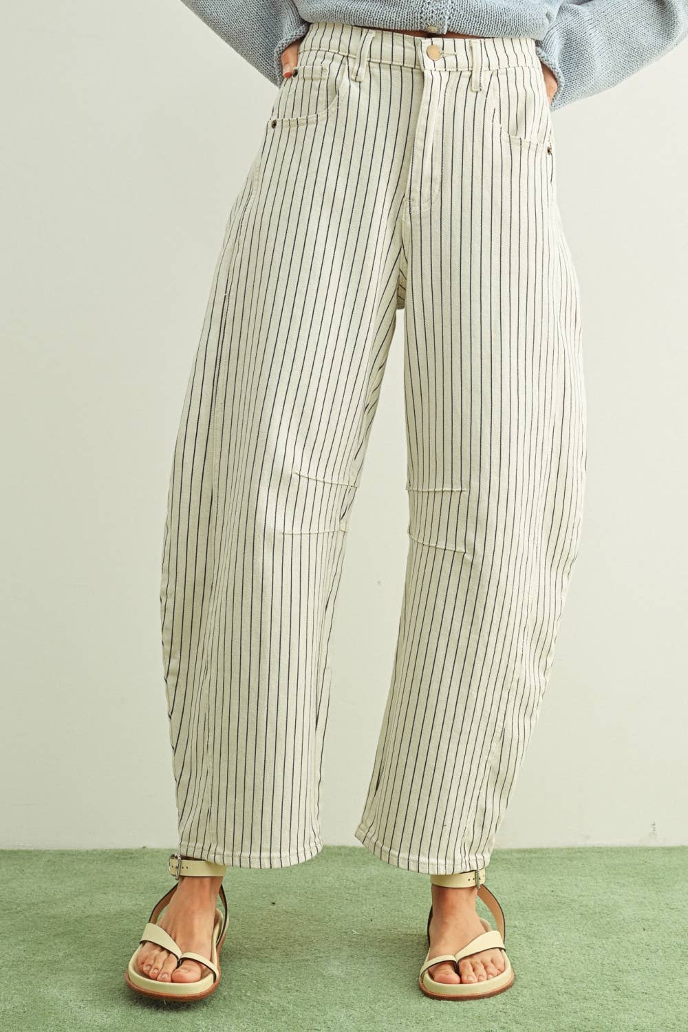 P6184   PINSTRIPED PATTERN BARREL PANTS