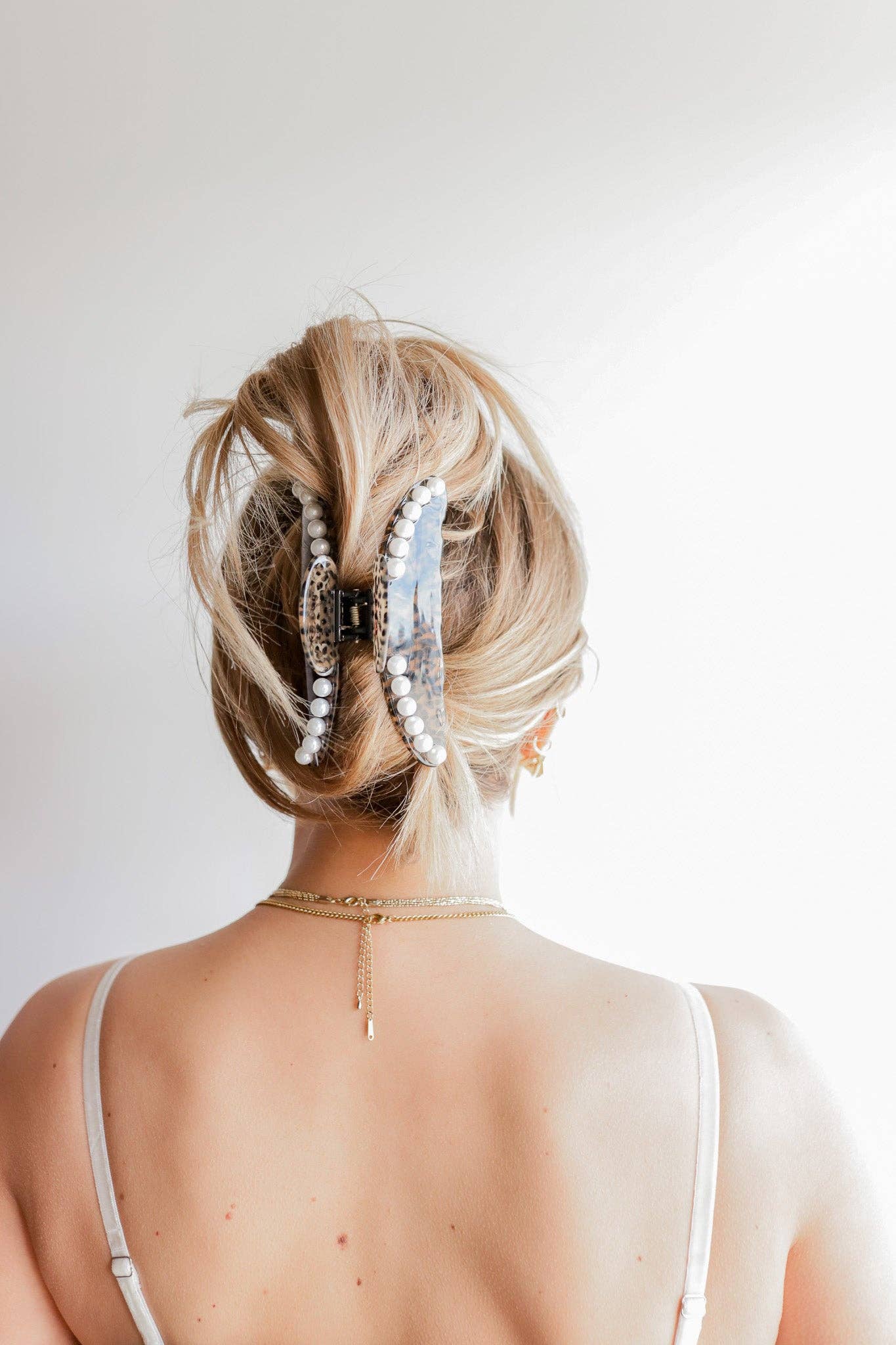 LOVE IS IN THE HAIR CLAW